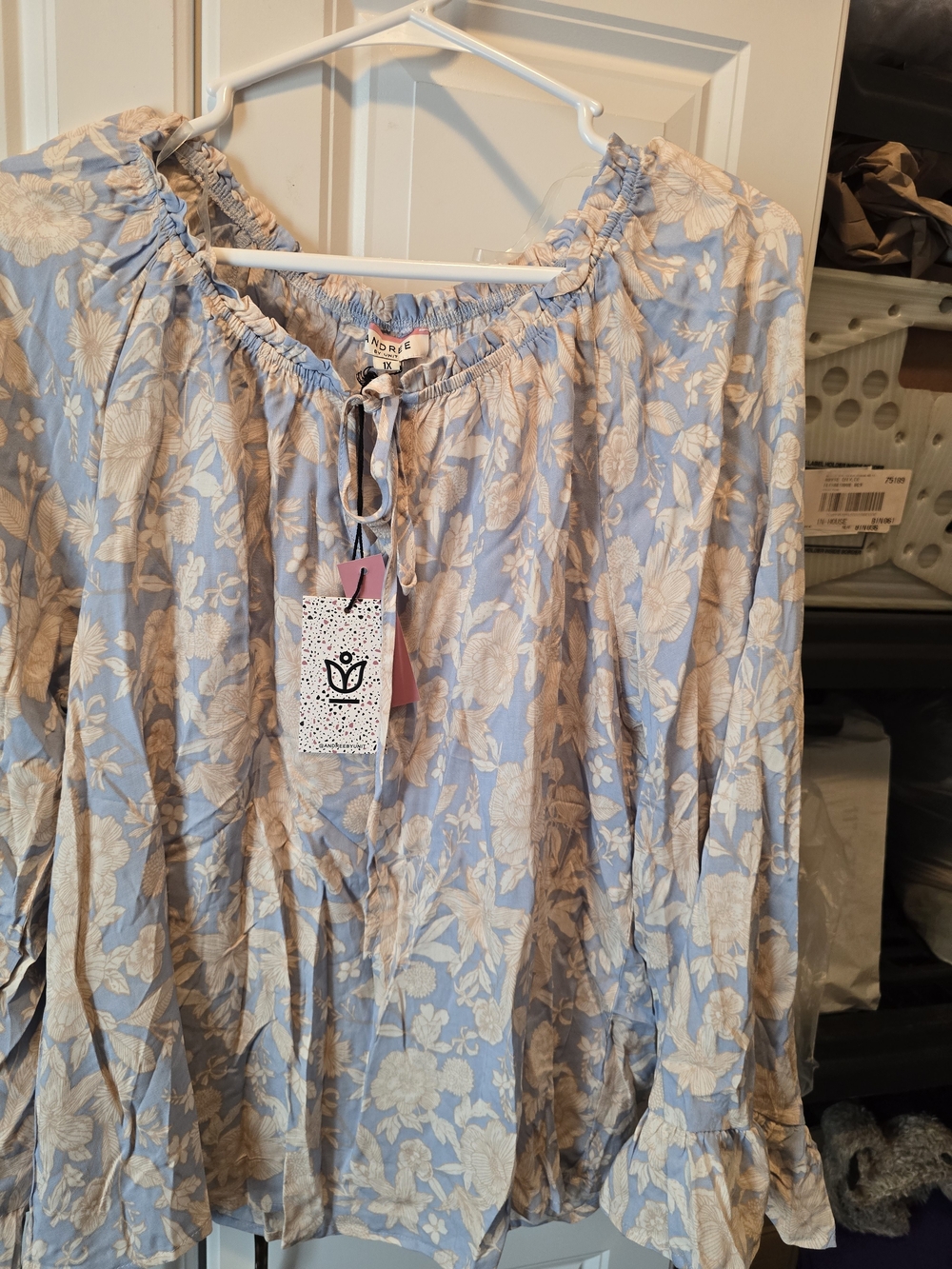 Andree By Unit Light Blue Floral Tie-Neck Tunic